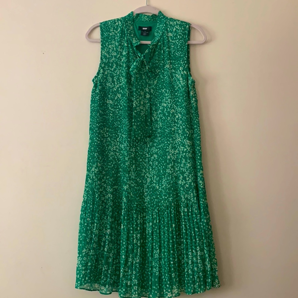 DKNY Green Pleated MIDI Sleeveless Fully Lined Size 8 Ties at Neck Like …